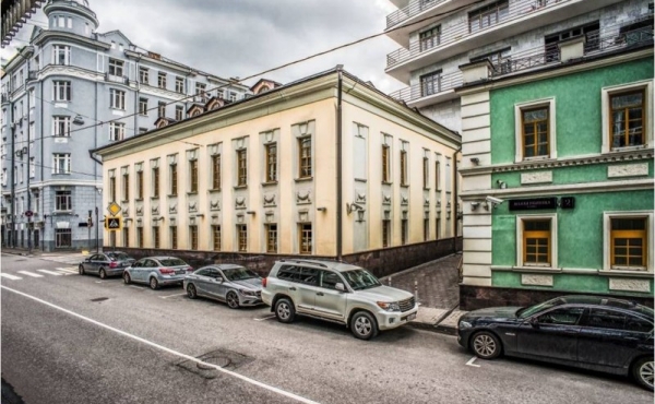 Palazzetto storico per uffici in vendita in zona Polyanka