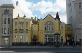 Elegante palazzetto storico accostato in affitto su Novy Arbat