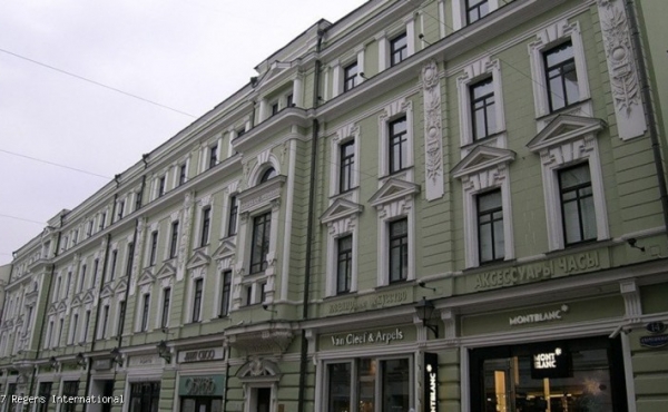 Uffici in affitto in splendido palazzo su Stoleshnikov (zona pedonale)
