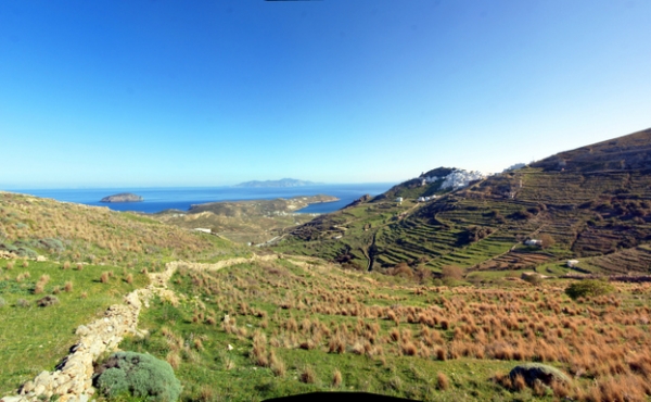 Terreno edificabile vista mare sull'isola di Serifos