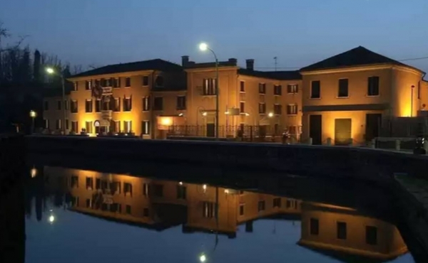 Nicely renovated hotel for sale 20 minutes' drive from Venice