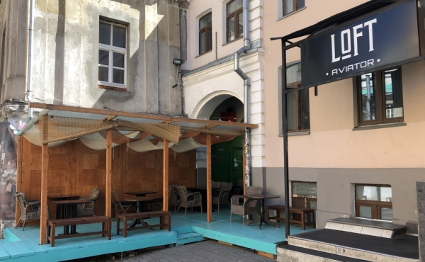 Locale per bar/discoteca in Stoleshnikov