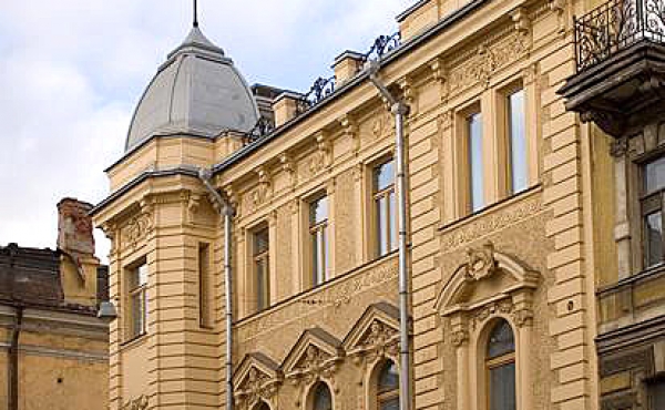 Historic building for sale on ulitsa Nekrasova in St.Petersburg