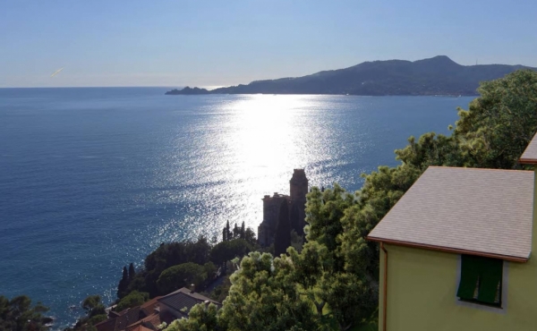 Rare redevelopment project of an old house with sea views near Portofino